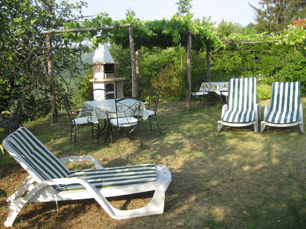 Agriturismo Cascina Serra Cossano Belbo Exterior foto