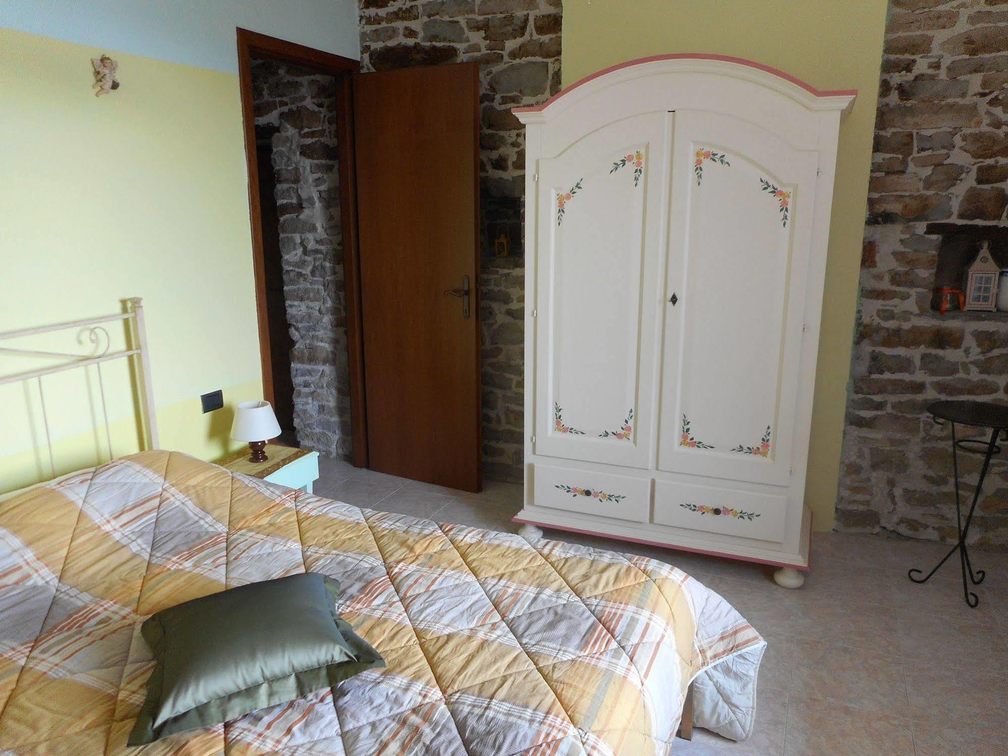Agriturismo Cascina Serra Cossano Belbo Exterior foto